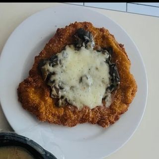 Schab z pieczarka i serem