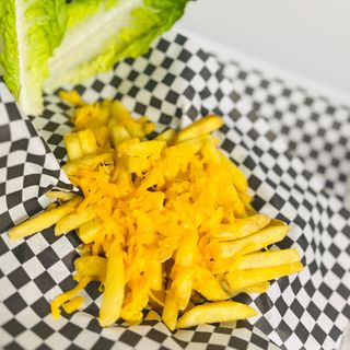 Frytki z serem cheddar