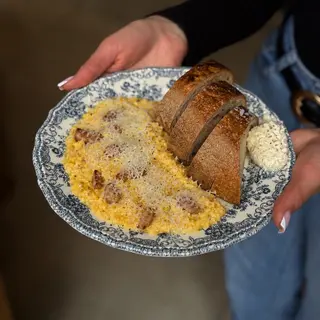 JAJECZNICA A'LA CARBONARA Z GUANCIALE I PARMEZANEM