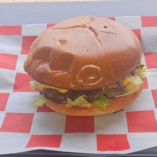 7. CHICKEN BURGER