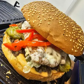 Hamburger XXL z pieczarkami i drobiowym kotletem