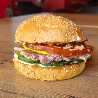 Burger miesiąca: Back to the 90's