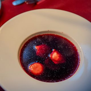 Barszcz czerwony z uszkami