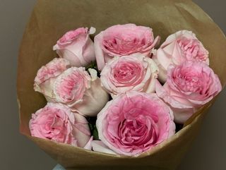 9 róż różowo-białych