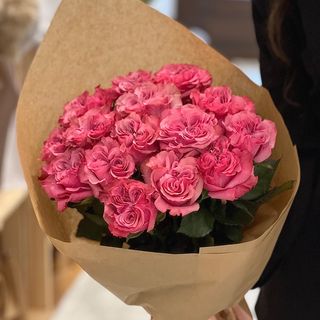 15 fioletowych róż piwonowych