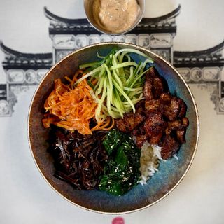Bibimbap z tofu