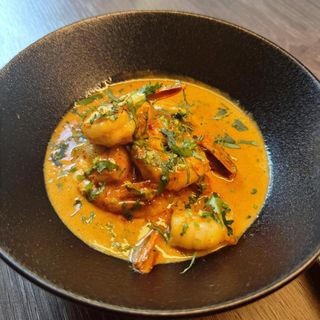 Krewetki w żółtym curry