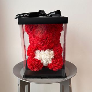 Miś czerwony z serduszkiem