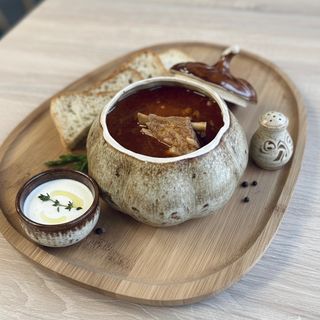 Barszcz ukraiński z żeberkami
