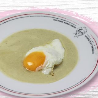 Szczawiowa z jajkiem sadzonym