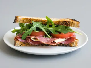 Tost z salami