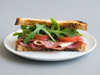 Tost z salami