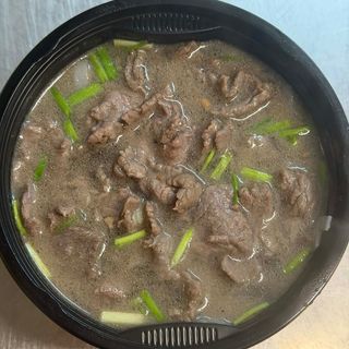 Zupa pho makaron ryżowy z wołowiną