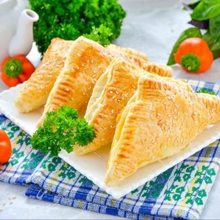 Ciasto francuskie z kurczakiem i pieczarkami