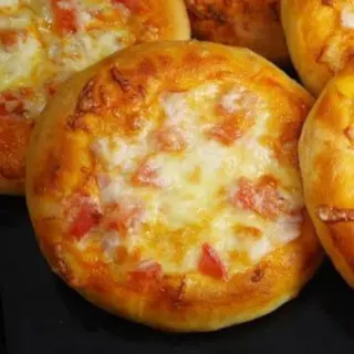 Pizzerinka z szynką i serem, 1szt