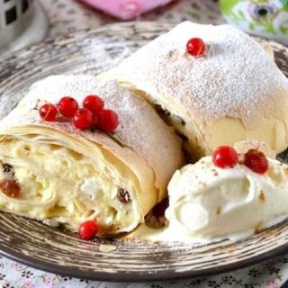 Strudel jogurtowy