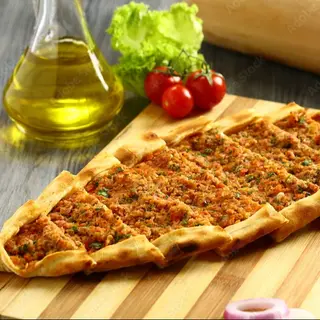 Kiymali Pide - Pide z mielonego mięsa