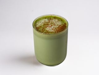 MATCHA LATTE Z CYNAMONEM