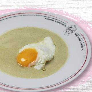 Szczawiowa z jajkiem sadzonym