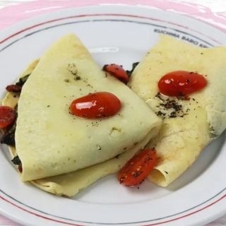 Naleśniki ze szpinakiem i suszonym pomidorem