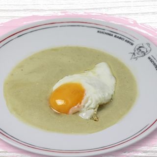 Szczawiowa z jajkiem sadzonym