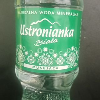 Woda musująca 0.5l