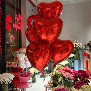 Balon z helem czerwony w kształcie serca