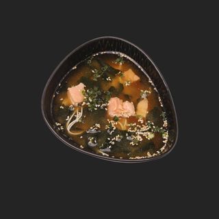Zupa miso z łososiem