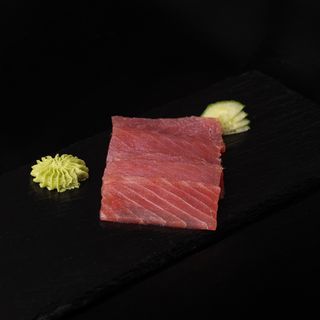Tuńczyk sashimi