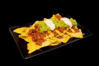 Nachos z dodatkami