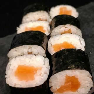 Sake Hosomaki