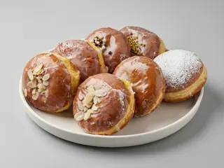 Pączki niespodzianka z nadzieniem kremowym