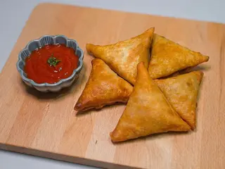 Mix Afrykańskich pierogów 3 szt. (Ziemniak, Kurczak, Wieprzowina)
