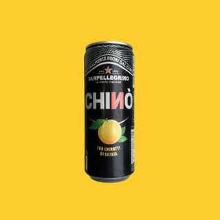 napój gazowany o słodko-gorzkim smaku chinotto.