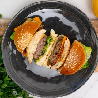 Mix burgerów (wołowina i szarpana wołowina)