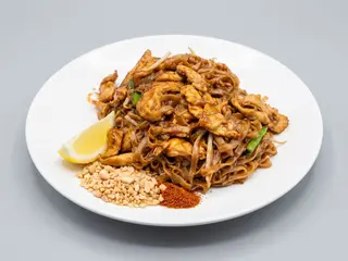 Pad thai: Z mięsem mix