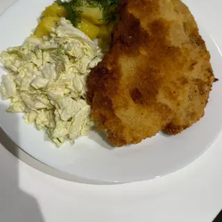 Kotlet schabowy z frytkami