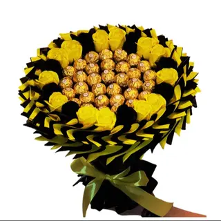 „Złota Elegancja” – bukiet żółtych róż z Ferrero Rocher