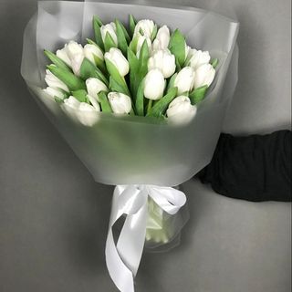 Bukiet białych tulipanów