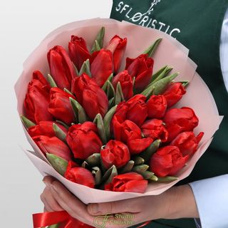 Bukiet czerwonych tulipanów