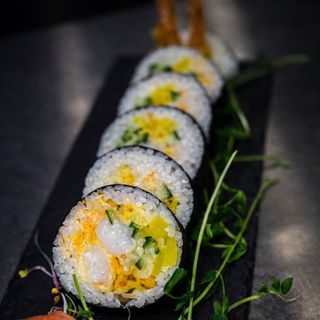 Futomak z gotowaną krewetką w tempurze