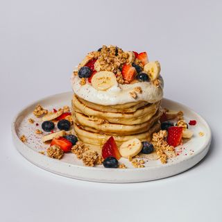 PANCAKES GRANOLA - OWOCE