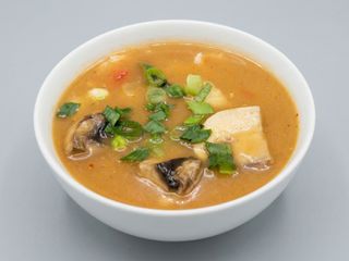 Zupa Tom Yum z krewetkami