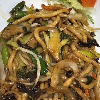 Udon z mięsem pikant-słodko-kwas