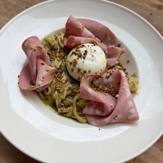 LINGUINE AL PESTO DI PISTACCHI