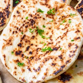 CZOSNKOWY CHLEBEK NAAN