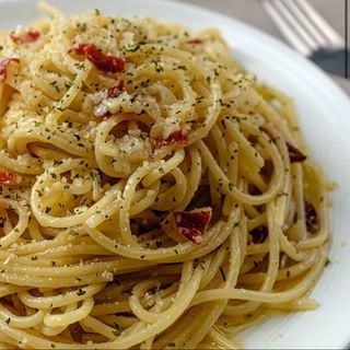 Spaghetti Aglio e Olio Pepperoncino