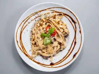 Tagliatelle z kaczką i borowikami