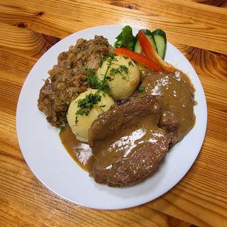 Bitki wołowe w sosie własnym 2 szt.