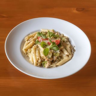 Penne z kurczakiem i brokułem
